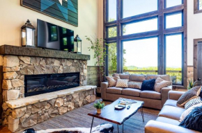 The Langdon - Luxury Cabin with Private Pool, Theater and more!